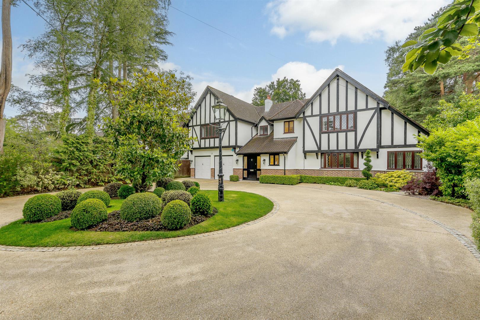 Golf Links Road, Ferndown Edwards Estate Agents