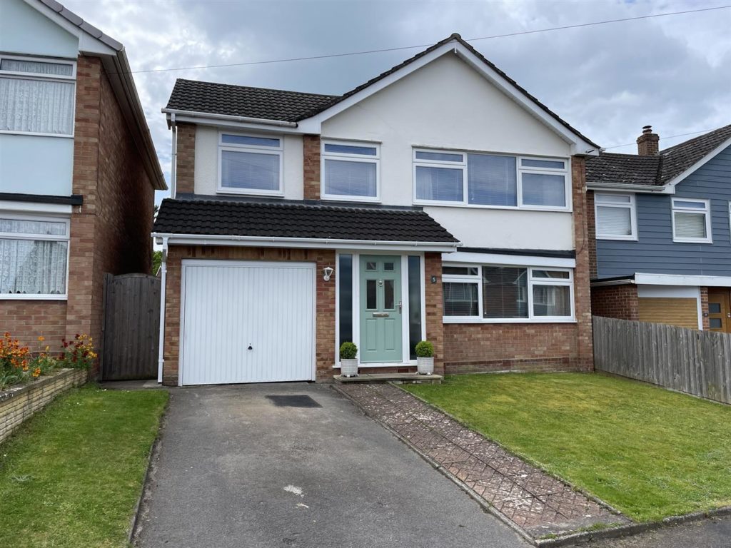 Heath Farm Way, Ferndown Edwards Estate Agents