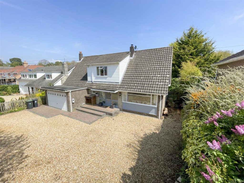 Lone Pine Drive, Ferndown Edwards Estate Agents