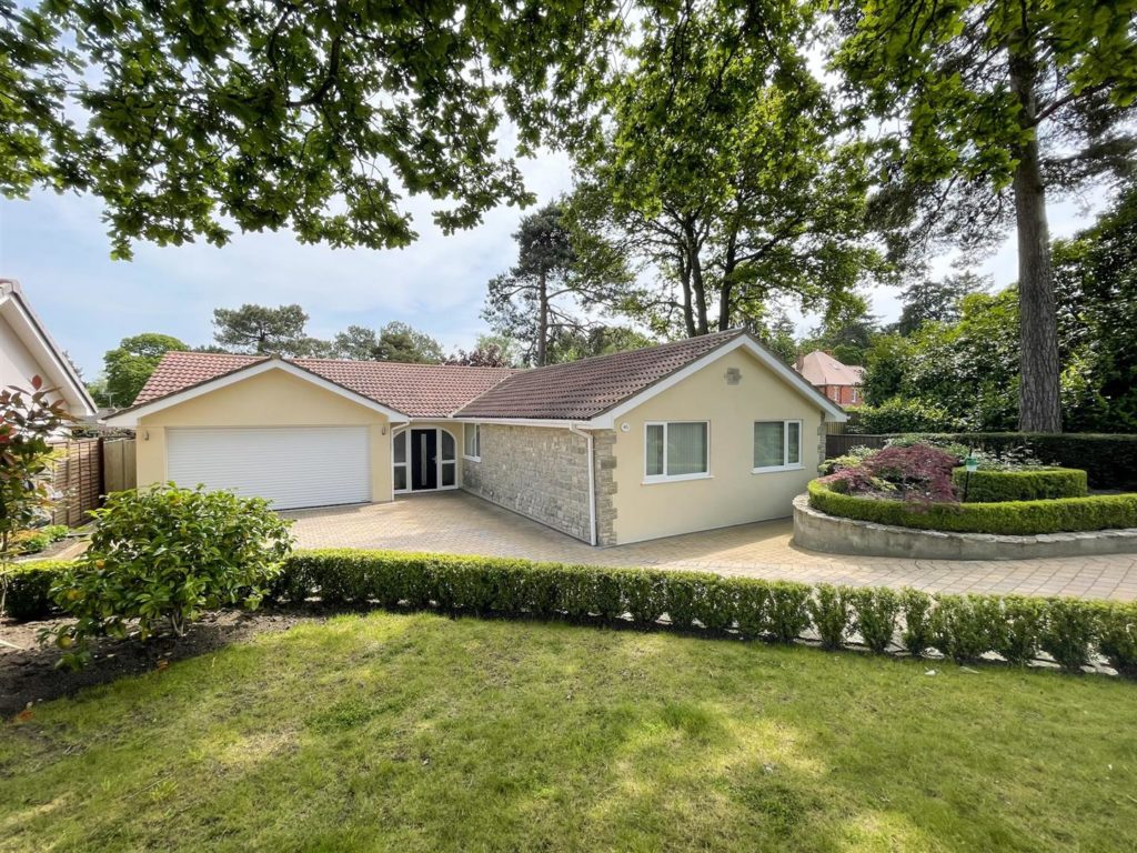 Ryan Close, Ferndown Edwards Estate Agents