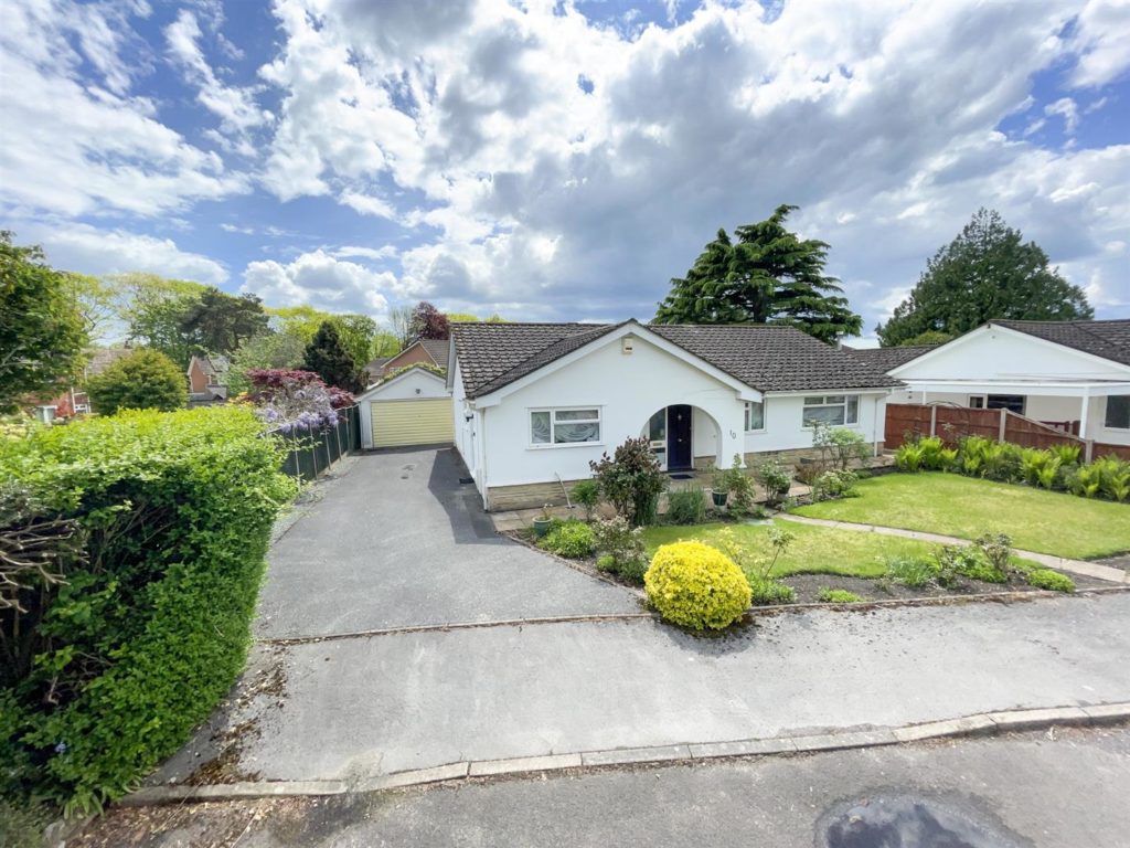 Elfin Drive, Ferndown Edwards Estate Agents