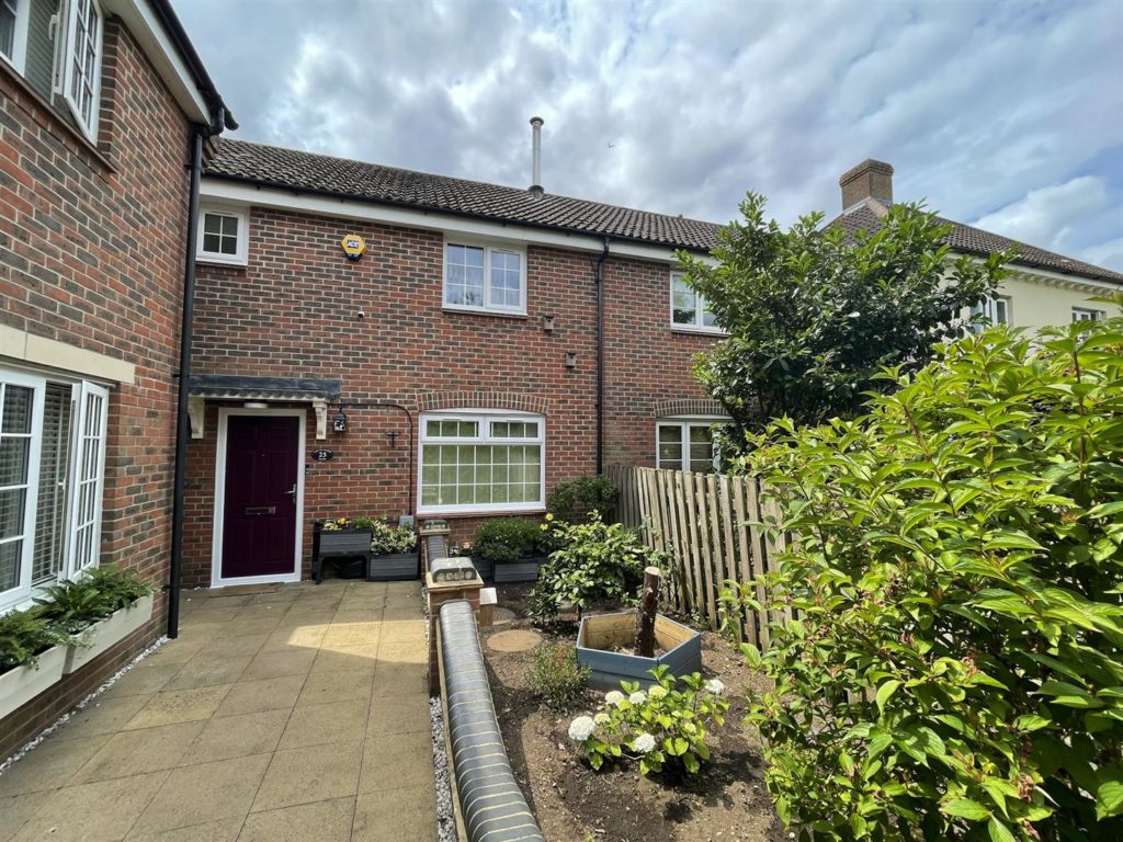 Cracklewood Close, West Moors, Ferndown Edwards Estate Agents