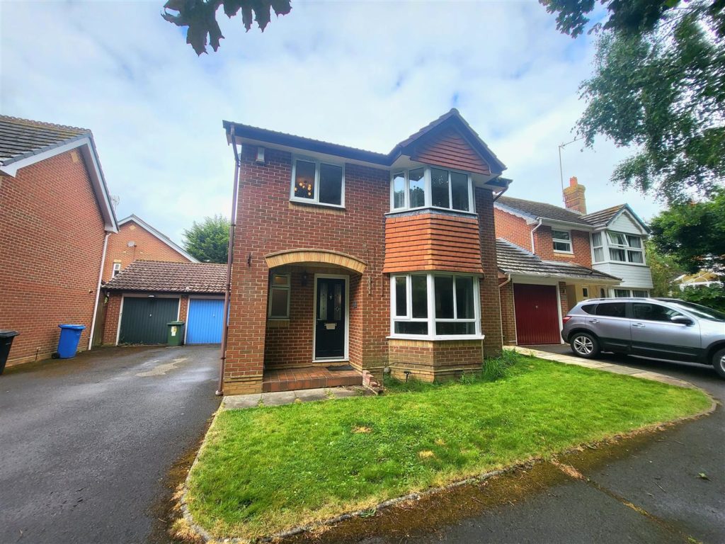 Twin Oaks Close, Broadstone Edwards Estate Agents