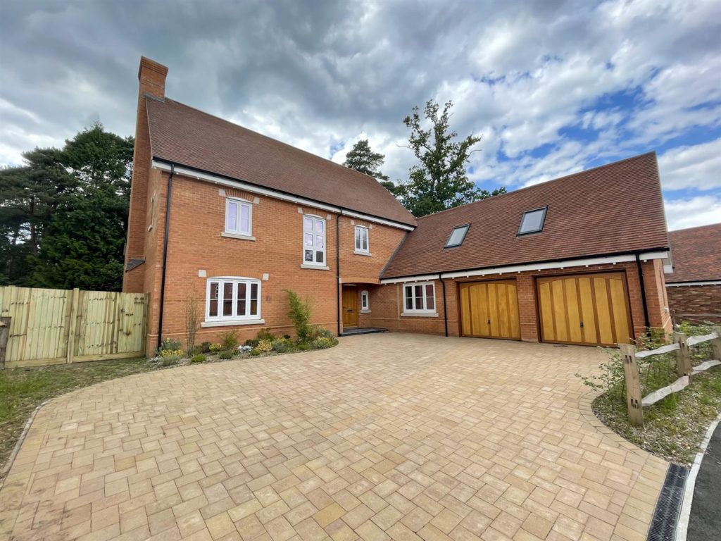 Badgers Walk, Ferndown Edwards Estate Agents