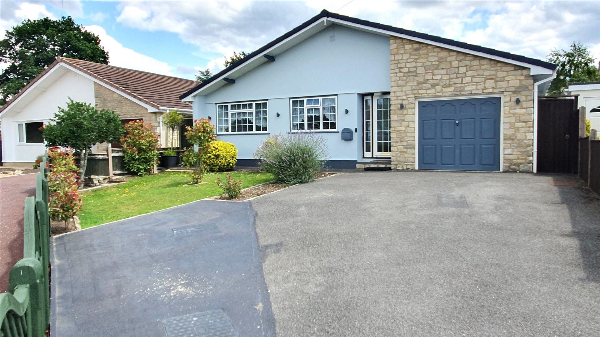 Pine View Close, Verwood, Dorset Edwards Estate Agents