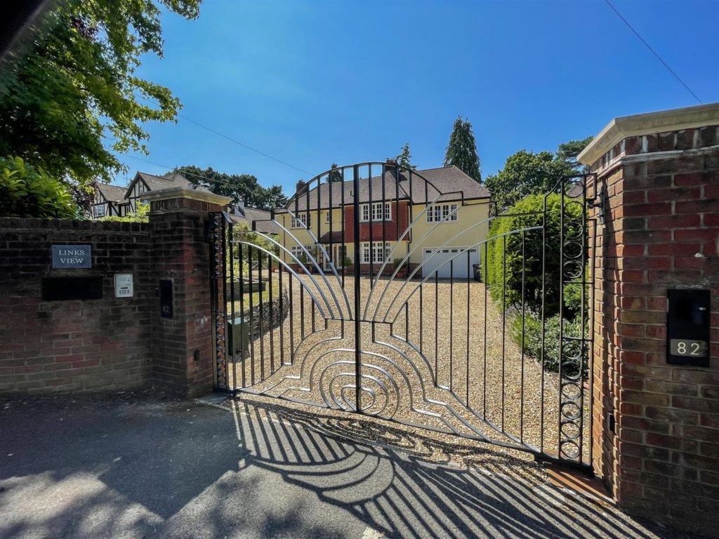 Golf Links Road, Ferndown Edwards Estate Agents