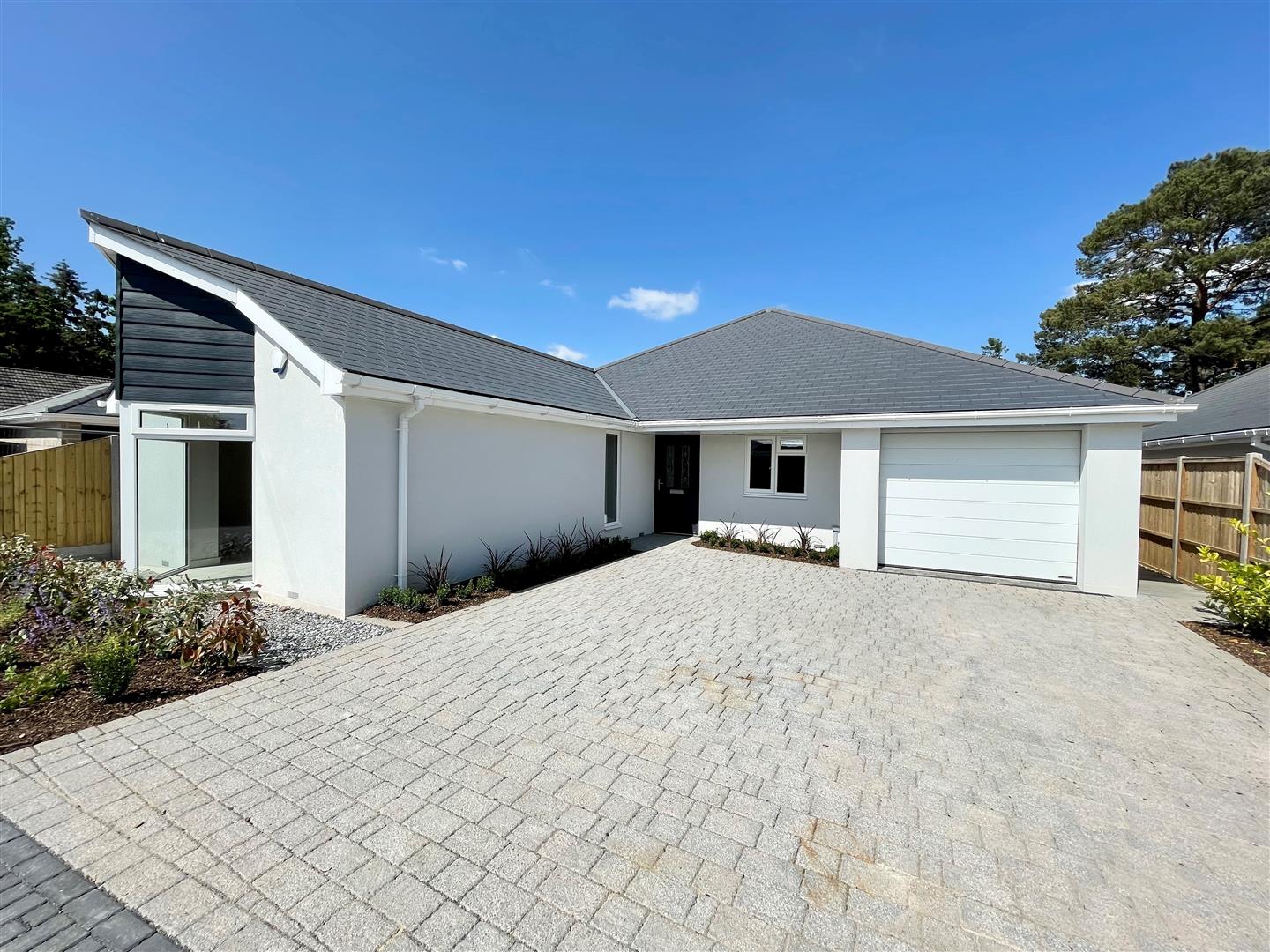 Woodlinken Drive, Verwood, Dorset Edwards Estate Agents