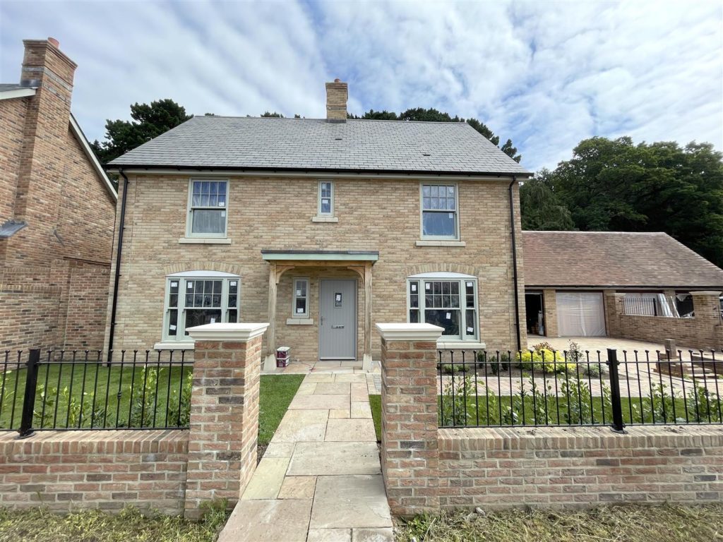 Augustin Drive, Stapehill Abbey
