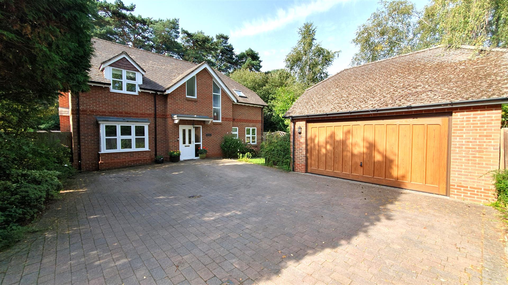 Southern Close, West Moors, Ferndown, Dorset Edwards Estate Agents