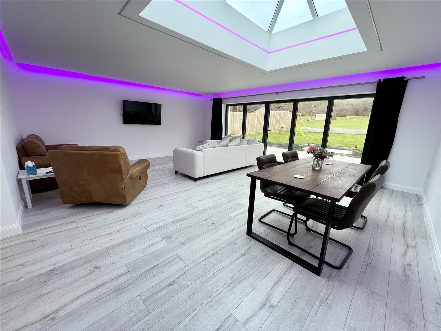 The Vineries, Wimborne Edwards Estate Agents