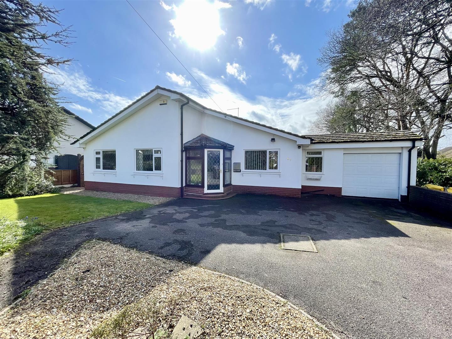 Woodlinken Drive, Verwood Edwards Estate Agents