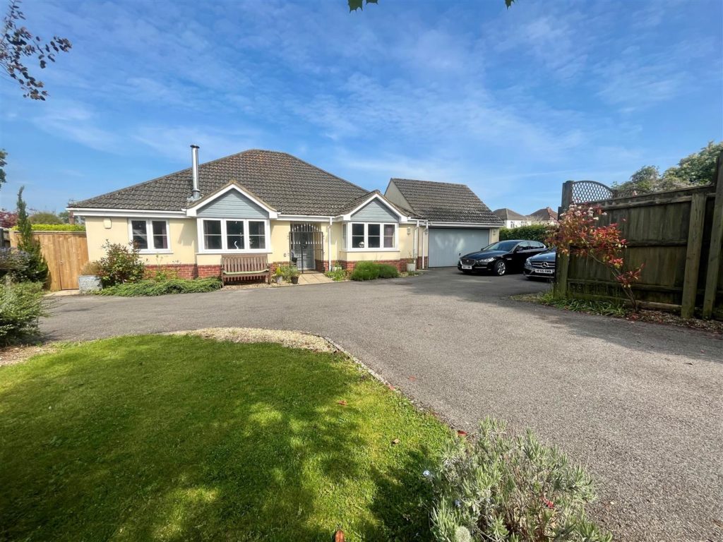 Bracken Road, Ferndown Edwards Estate Agents