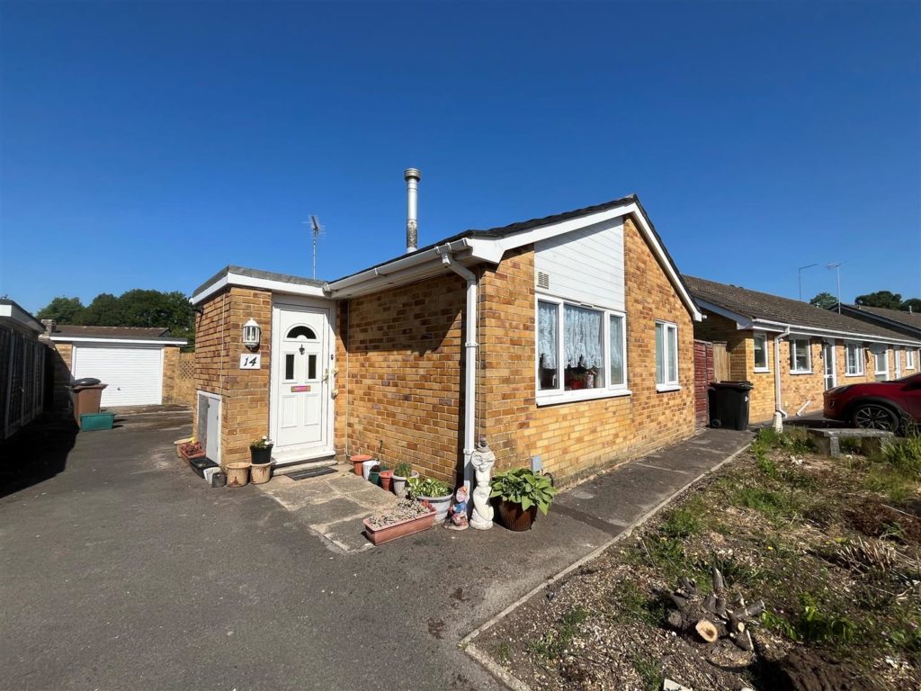 Pine View Road, Verwood