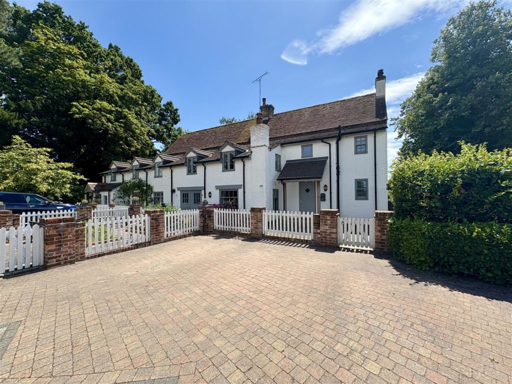 Wimborne Road West, Wimborne