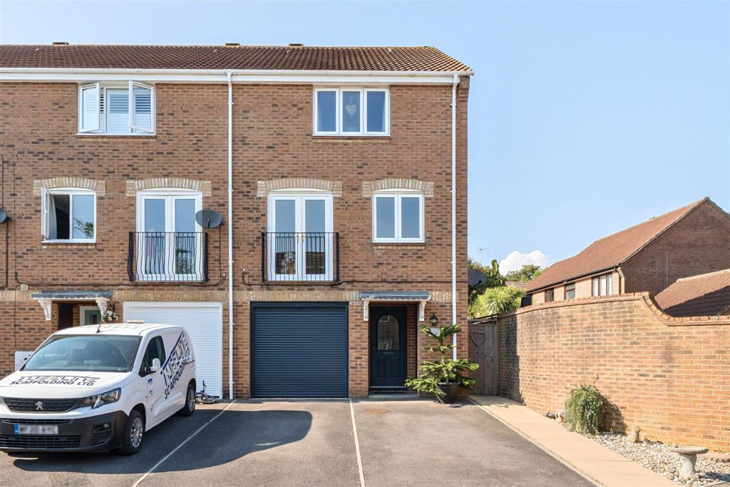 Kiln Way, Verwood