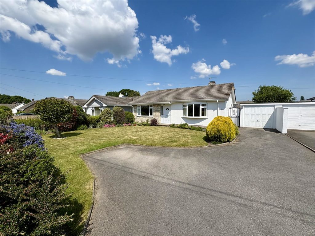 Glenmoor Road, West Parley, Ferndown