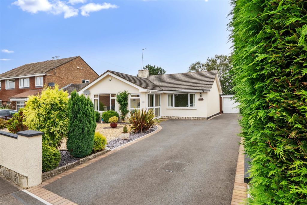 Hilltop Road, Ferndown