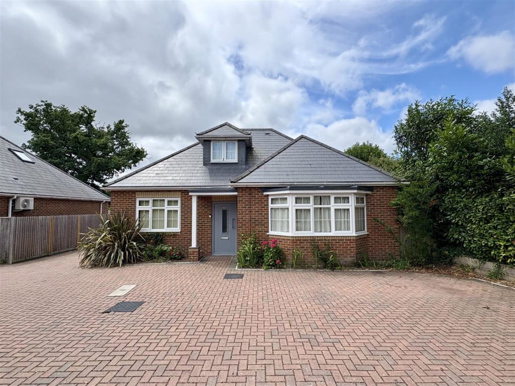 Woolsbridge Road, St. Leonards, Ringwood
