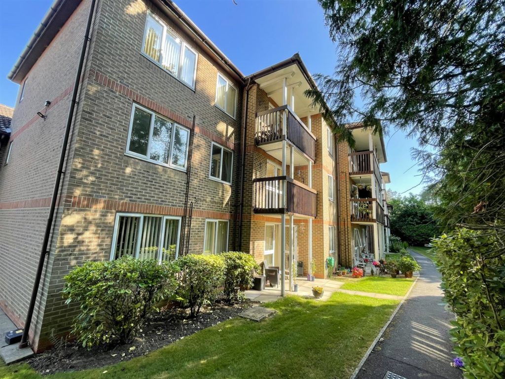 Fernlea Avenue, Ferndown