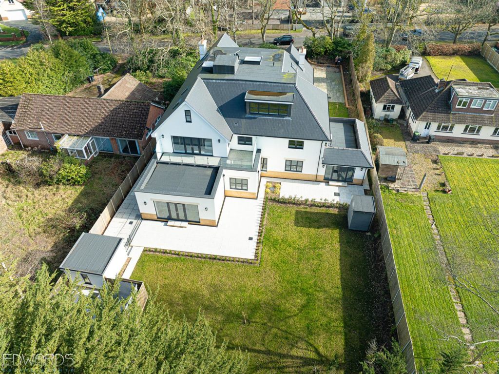 14 Golf Links Road, Ferndown