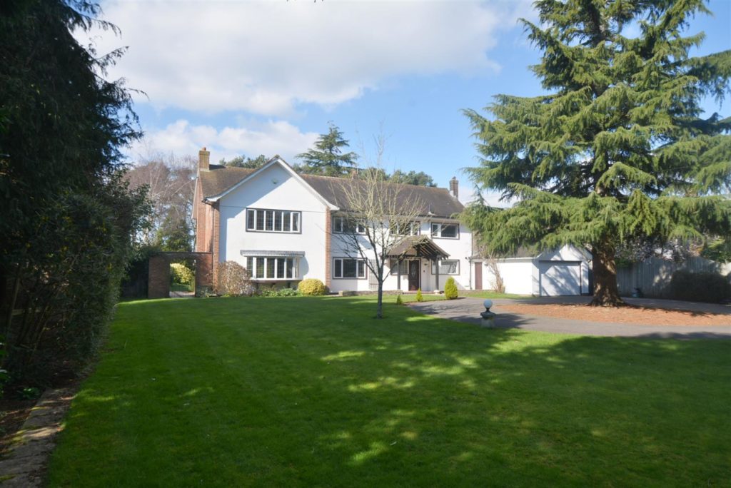 Dudsbury Road, Ferndown