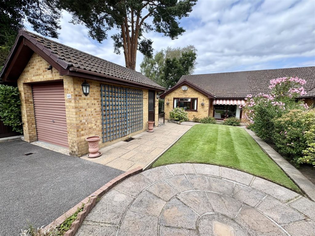 Library Road, Ferndown