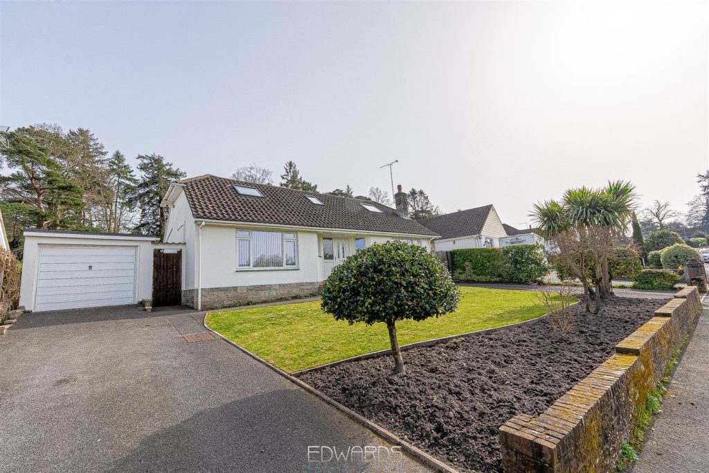 #10 Martins Drive, Ferndown