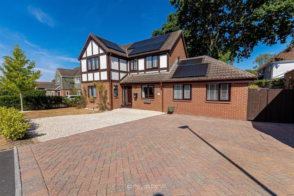 Cogdean Close, Corfe Mullen, Wimborne