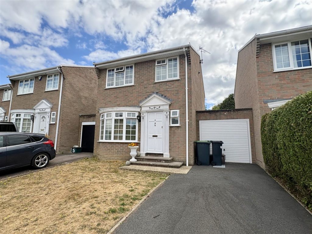 Laburnum Close, Ferndown